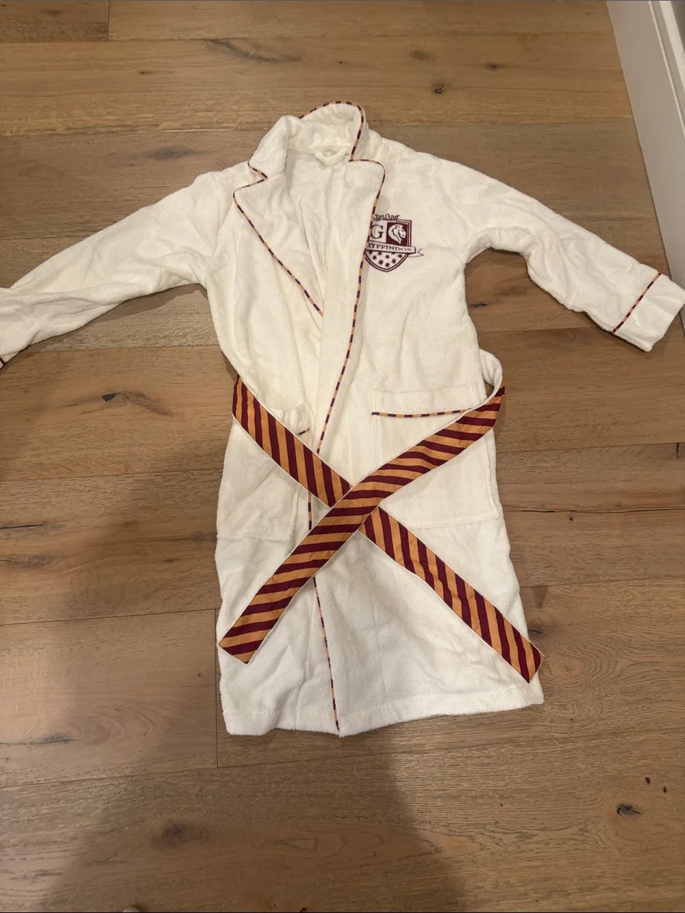 Pottery barn teen Harry Potter Gryffindor size small bathrobe